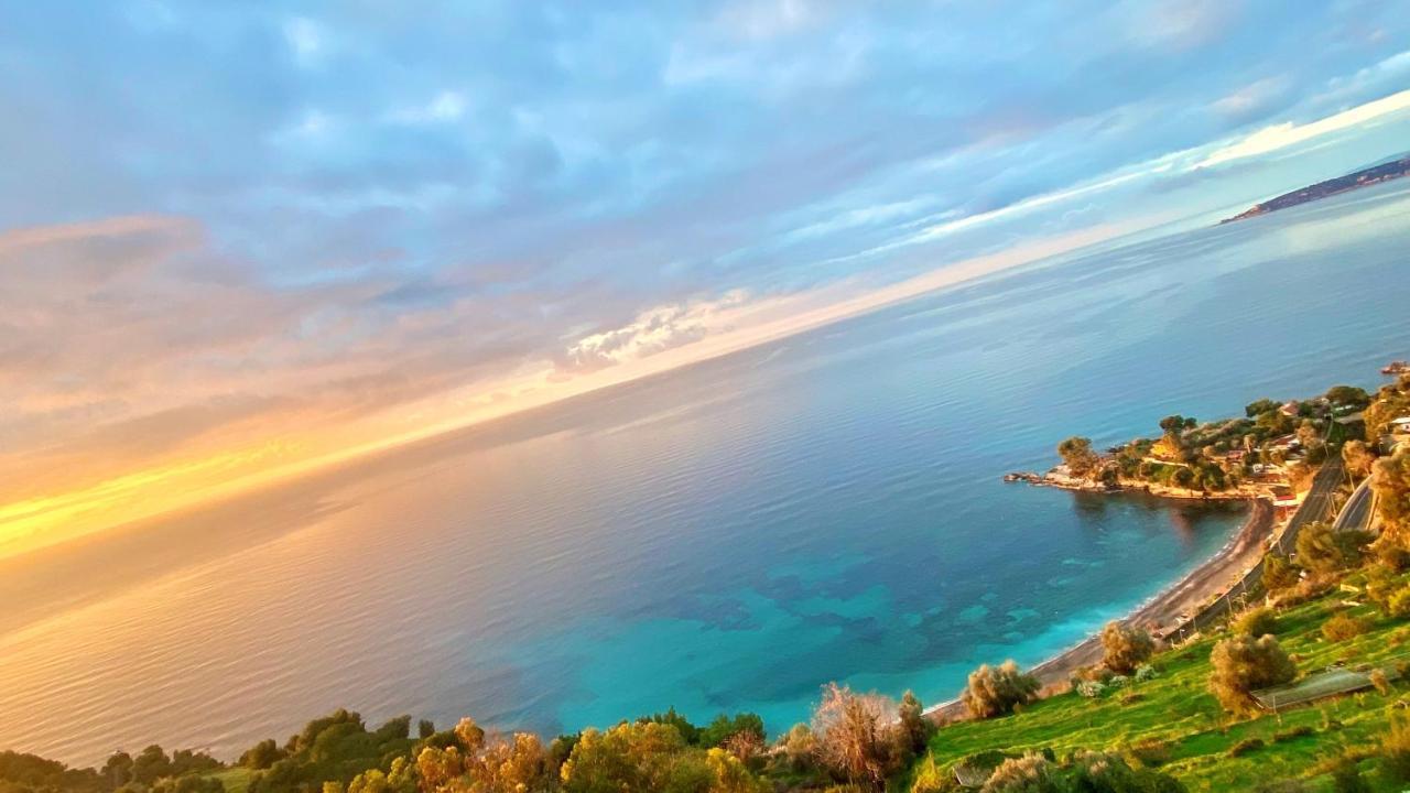 Kiss Of Sea - Balzi Rossi & Baia Beniamin Apartment เวนติมิญา ภายนอก รูปภาพ