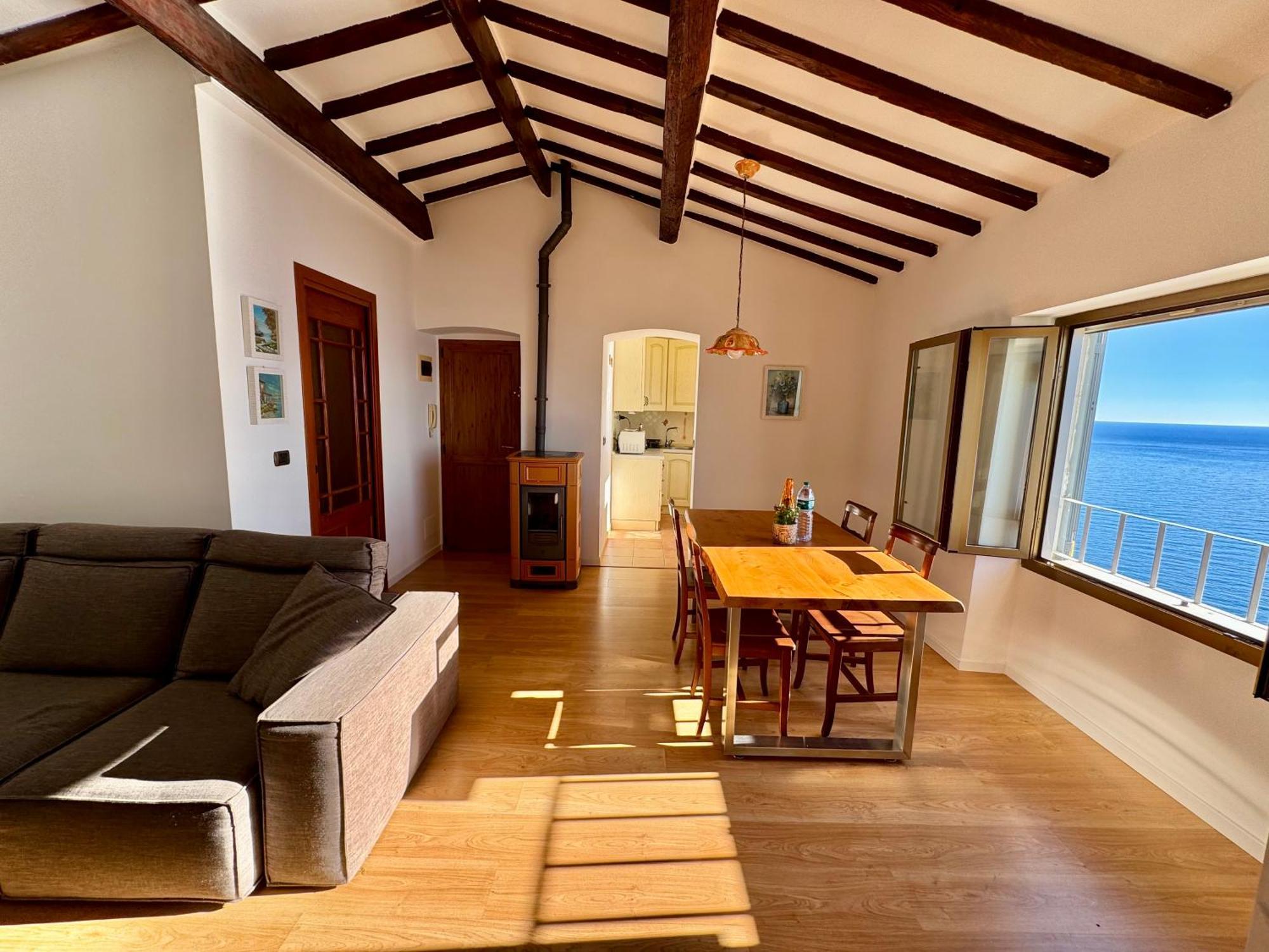 Kiss Of Sea - Balzi Rossi & Baia Beniamin Apartment เวนติมิญา ภายนอก รูปภาพ