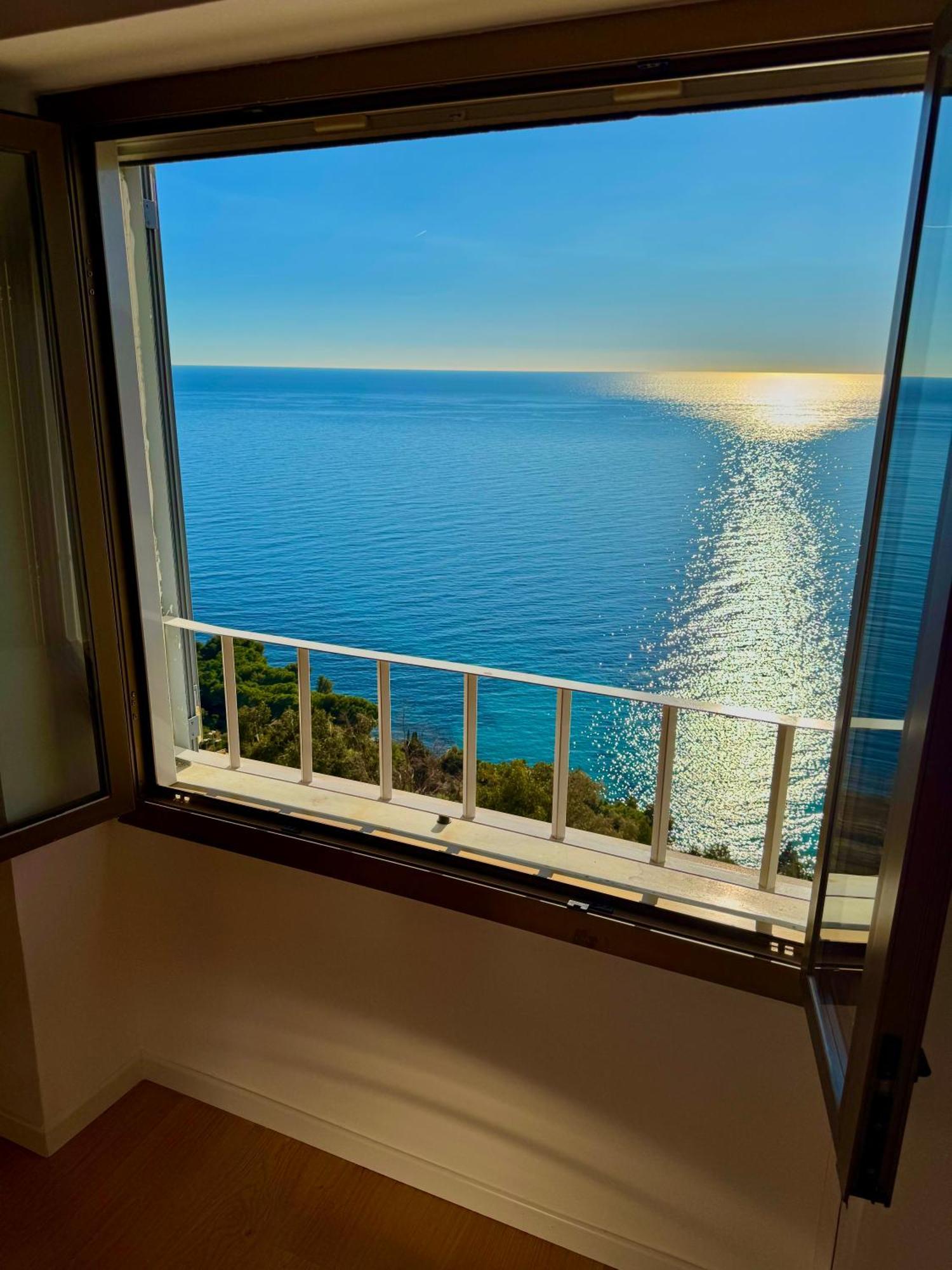 Kiss Of Sea - Balzi Rossi & Baia Beniamin Apartment เวนติมิญา ภายนอก รูปภาพ