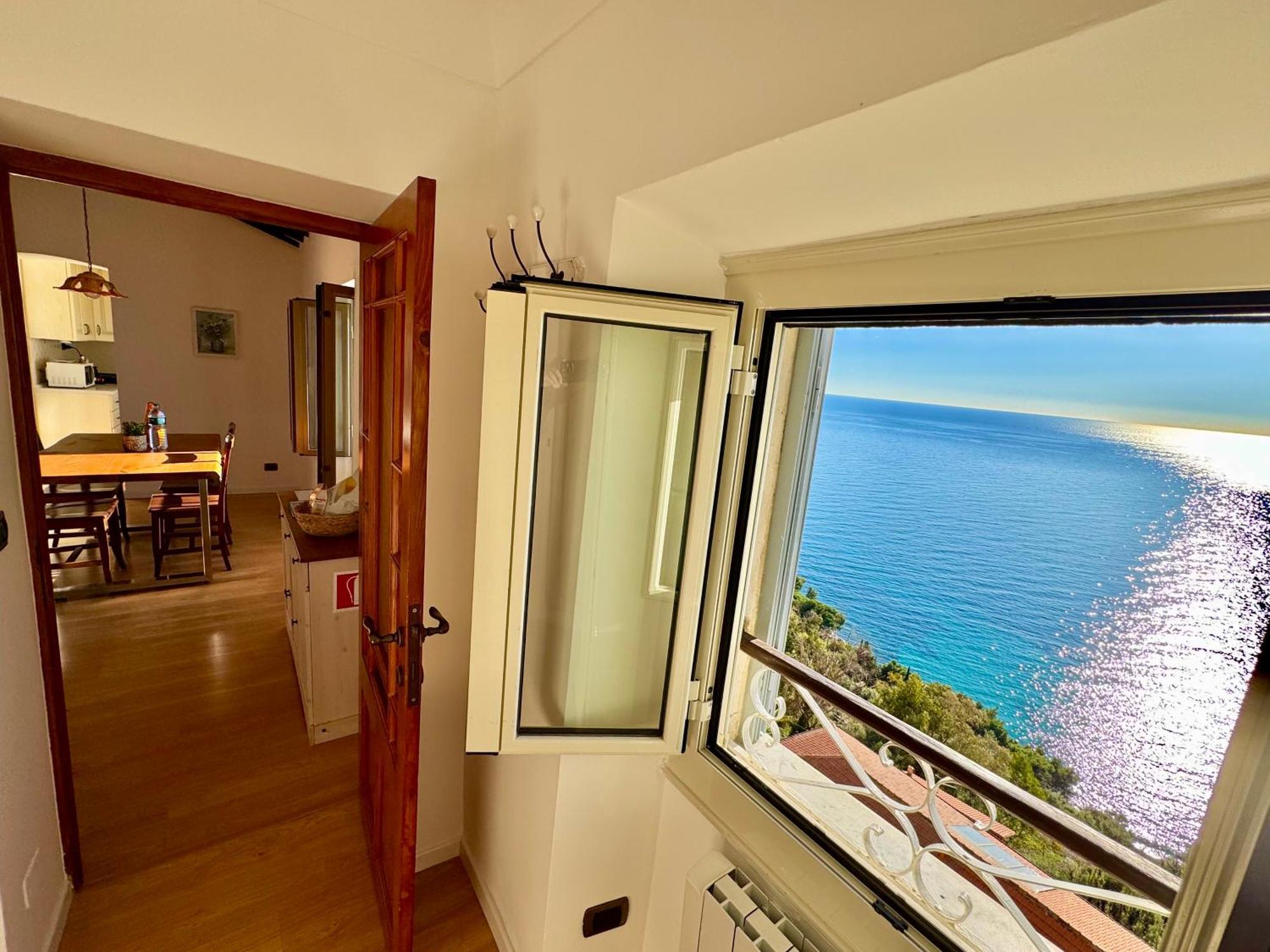 Kiss Of Sea - Balzi Rossi & Baia Beniamin Apartment เวนติมิญา ภายนอก รูปภาพ