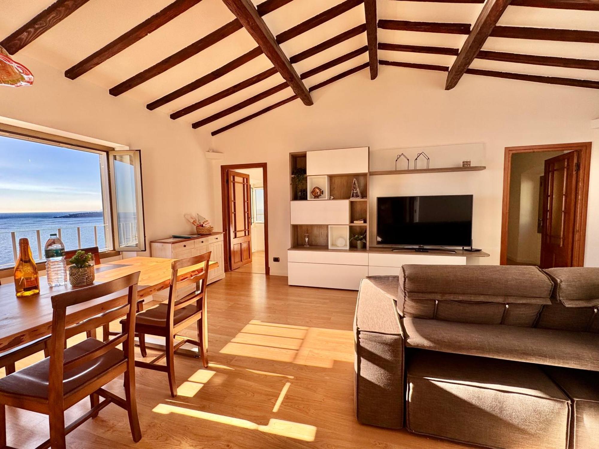 Kiss Of Sea - Balzi Rossi & Baia Beniamin Apartment เวนติมิญา ภายนอก รูปภาพ